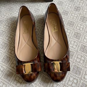 Salvatore Ferragamo brown flats. Authentic. Size 6.5.